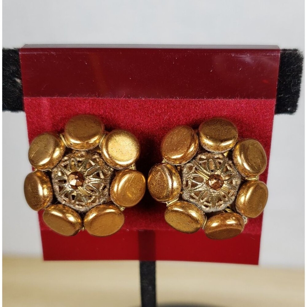 Vintage Jonne House of Schrager Floral Flower Brass Copper Round Clip On Earring